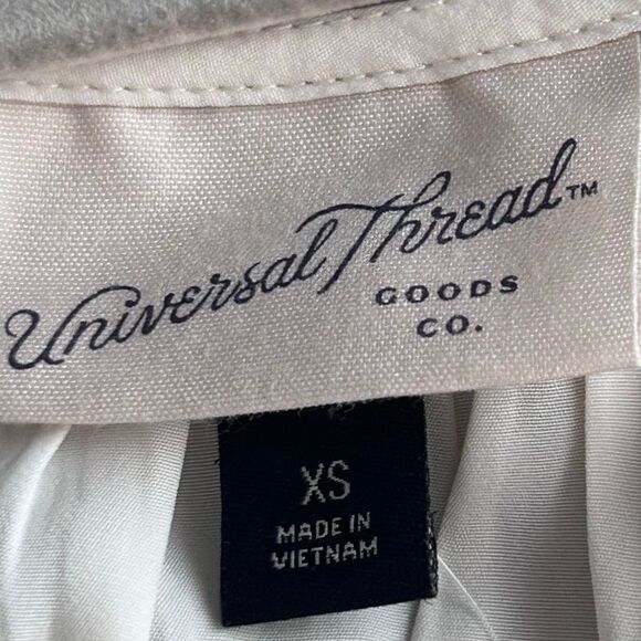NWT Universal Thread Blouse Women's XS Cream Smocked V-neck Long Sleeve - Picture 12 of 16